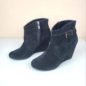 BCBGeneration black wedge boties size 8